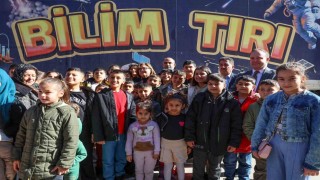 Başkan Şahin, Nizipli çocuklarla bilim tırında buluştu