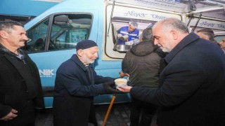 Başkan Sandıkçıdan vatandaşlara çorba ikramı