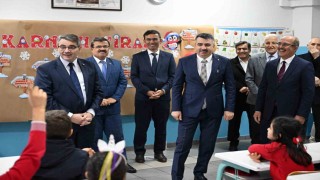 Başkan Yılmaz, öğrencilerin karne heyecanına ortak oldu