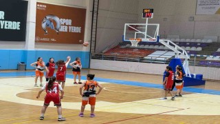 Basketbol U-16 Kulüp Kadınlar Müsabakaları sürüyor