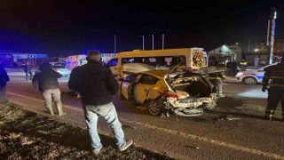 Batmanda iki araç çarpıştı: 5 yaralı