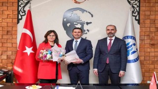 Bayburt Üniversitesinde 3 fakültenin dekanı değişti