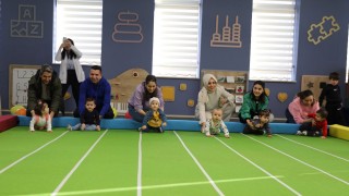 Bebek Emekleme Yarışması Renkli Görüntülere Sahne Oldu