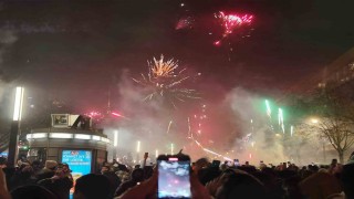 Berlin 2025e havai fişek gösterileriyle girdi