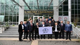 BEUN İlahiyat Fakültesine Erişilebilirlik Belgesi ve Erişilebilirlik Logolu bayrak takdim edildi
