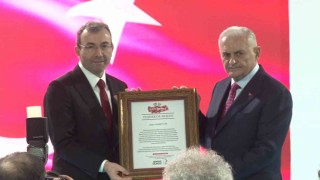 Binali Yıldırım: Evlatlarımızı geleceğe daha iyi hazırlayacak tedbirler alıyoruz