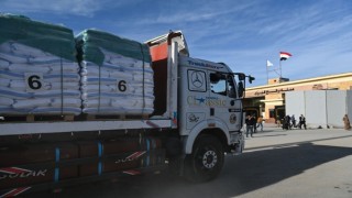 BM: “Ateşkesin ilk gününde 630 insani yardım tırı Gazze Şeridine girdi”