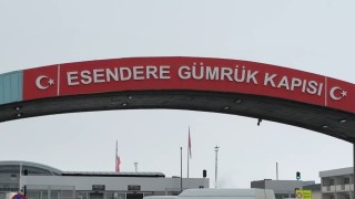 Bulduğu cüzdanı Türkiyeye getirerek sahibine teslim etti