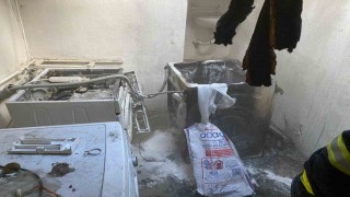 Burdurda çamaşır makinesinden çıkan yangında 2 kişi dumandan etkilendi