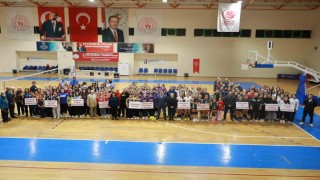 Burhaniyede voleybol şöleni başladı