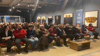 Bursa Bellek kent söyleşilerinin ilk konuğu Ezel Akay oldu