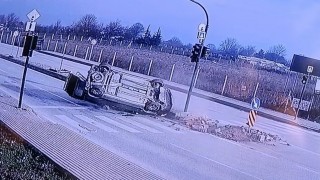 Bursada iki otomobil çarpıştı: 4 yaralı