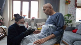 Büyükşehir Belediyesi ücretsiz evde kişisel bakım hizmetleri ile yüzleri güldürüyor