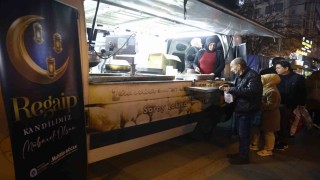 Büyükşehir kandil sebebiyle 19 ilçede lokma ikram etti