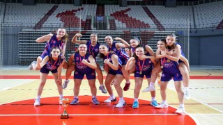 Büyükşehirin basketbolcu kızları Antalya şampiyonu oldu