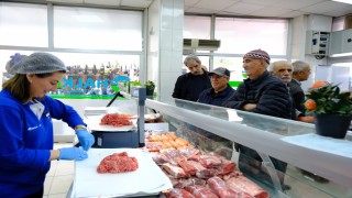 Büyükşehirin ‘Emekli Kartını Aydınlılar çok sevdi