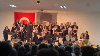 Çeşitli meslek gruplarından oluşan koro büyüledi