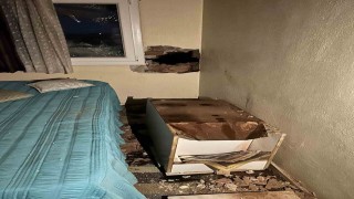 Çeşmede eve yıldırım düştü