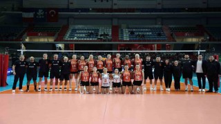 CEV Şampiyonlar Ligi: Eczacıbaşı Dynavit: 3 - Levallois Paris SC: 0