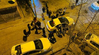 Cezaevinden çıkan ağabeyinin gelişini kutlamak isterken parmağından oldu