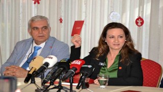 CHP Manisa İl Başkanı Özalper gazetecilerin sorularını yanıtladı