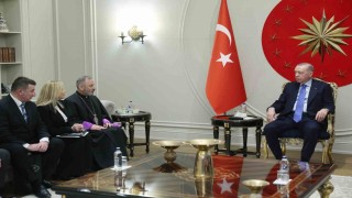 Cumhurbaşkanı Erdoğan, Türkiye Ermeni Katolik Cemaati Ruhani Reisini kabul etti