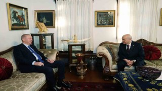 Cumhurbaşkanı Recep Tayyip Erdoğan, MHP Genel Başkanı Devlet Bahçeliyi evinde ziyaret etti.