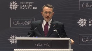 Cumhurbaşkanlığı İletişim Başkanı Altun: Dünyayla vuruşa vuruşa büyük gayretle zincirlerimizi kırma mücadelesi içerisindeyiz
