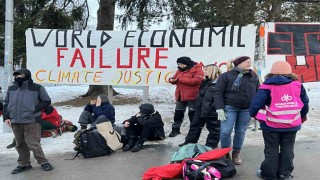Davosta Dünya Ekonomik Forumu karşıtı protesto