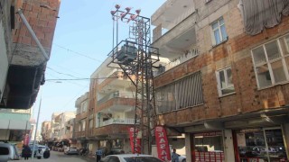 DEDAŞın elektrik trafosu mahallenin korkulu rüyası oldu