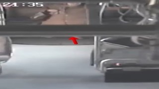 Dedektif gibi iz sürerek düşen cüzdanın sahibini buldular