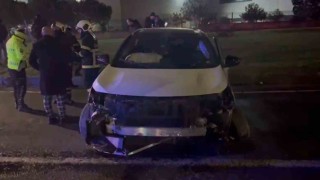 Denetimden kaçan sürücü ters yöne girerek kaza yaptı