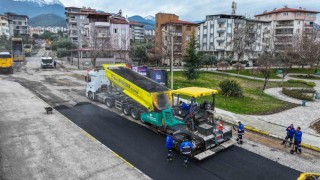Denizli Büyükşehir Belediyesinin asfalt seferberliği devam ediyor