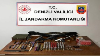 Denizli jandarması silah kaçakçılarını cephanelikle yakaladı