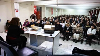 Denizli Kent Konseyi Kadın Meclisi öğrencilere hijyen eğitimi verdi