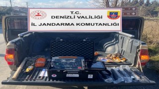 Denizlide 4 defineci jandarma tarafından suçüstü yakalandı
