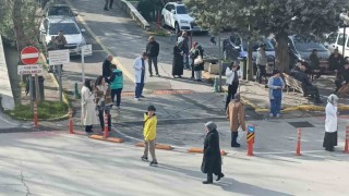 Deprem Bursada paniğe yol açtı.. Deprem anı kamerada