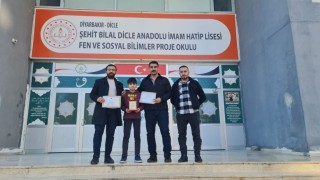 Dicleli öğrenci, ezan okuma yarışmasında Diyarbakır 1incisi oldu