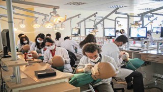 Diş Hekimliği Fakültesinde Temel Diş Hekimliği Bilimleri Bölümü açıldı