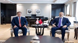 Dışişleri Bakanı Fidan, KKTC Bayındırlık ve Ulaştırma Bakanı Arıklı ile bir araya geldi