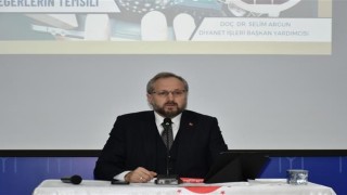Diyanet İşleri Başkan Yardımcısı Doç. Dr. Selim Argun, Bilecikte dijital bağımlılığa değindi