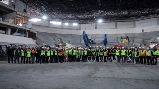 Eczacıbaşı Dynavitli sporcular, yeni salonun inşaatını ziyaret etti