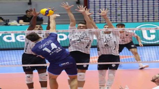 Efeler Ligi: Arkas Spor: 3 - Altekma: 0