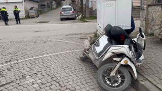 Ehliyetsiz sürücü yediği para cezasının hırsını motosikletten çıkardı