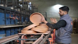 Elazığda 300 ton toprak çömleğe dönüştürülerek 25 ülkeye ihraç ediliyor