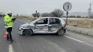 Elazığda trafik kazası: 1i ağır 3 yaralı