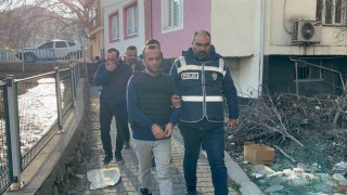 Ensesinden yaralanan kadın altınları için vurulmuş