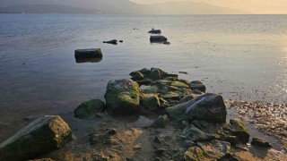 Erdek Körfezinde deniz çekildi, antik liman gün yüzüne çıktı