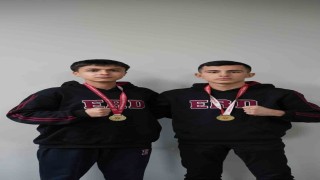Erdem Kolejinden Kickboksta çifte şampiyonluk