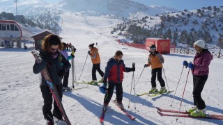 Erganda sömestir tatilinde “dağ kayağı” heyecanı